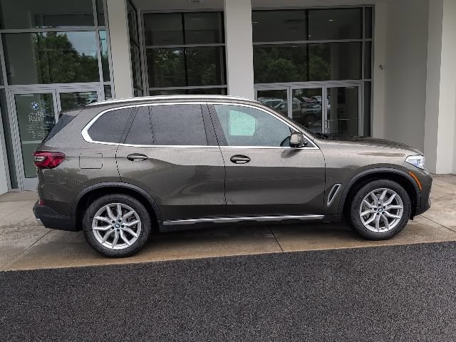 Used 2021 BMW X5 xDrive40i w/ Executive Package 2 AWD/4WD image 2