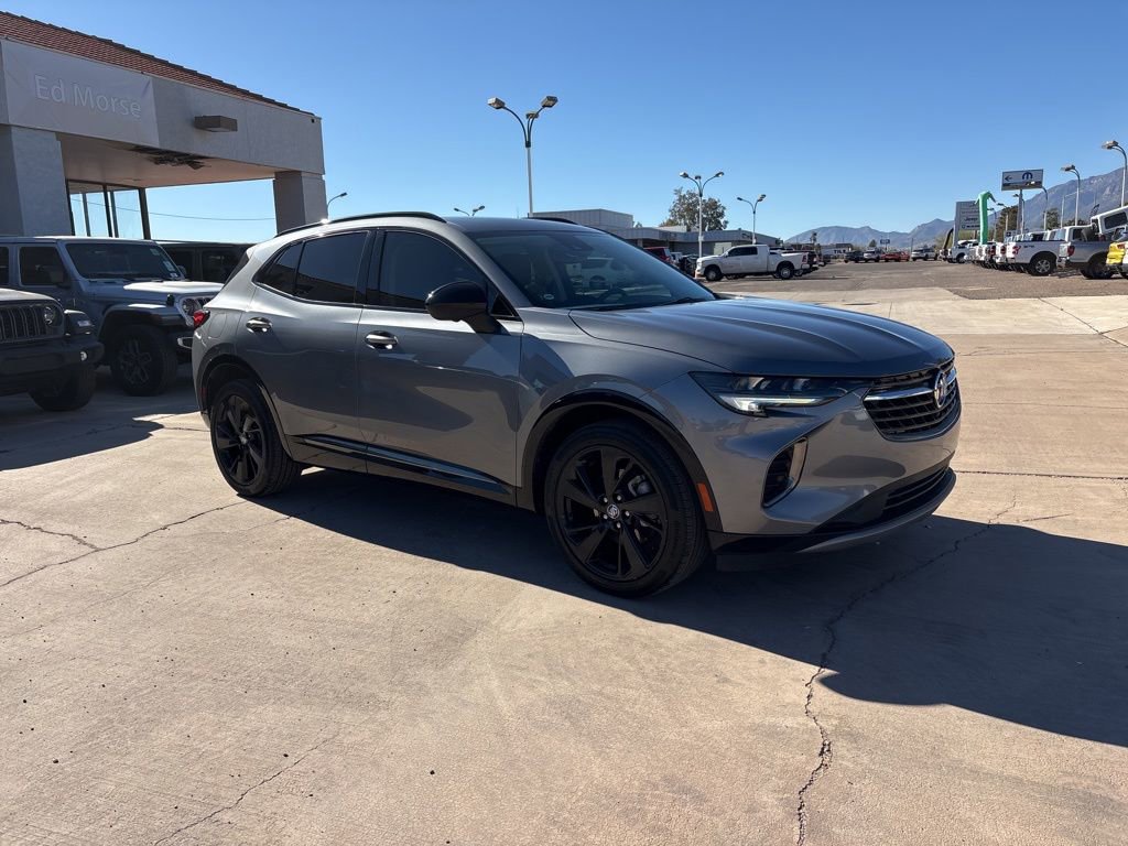 Used 2022 Buick Envision Essence w/ Technology Package I image 3