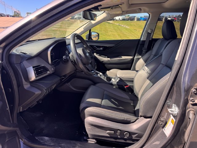 Used 2025 Subaru Outback Onyx Edition AWD/4WD image 33