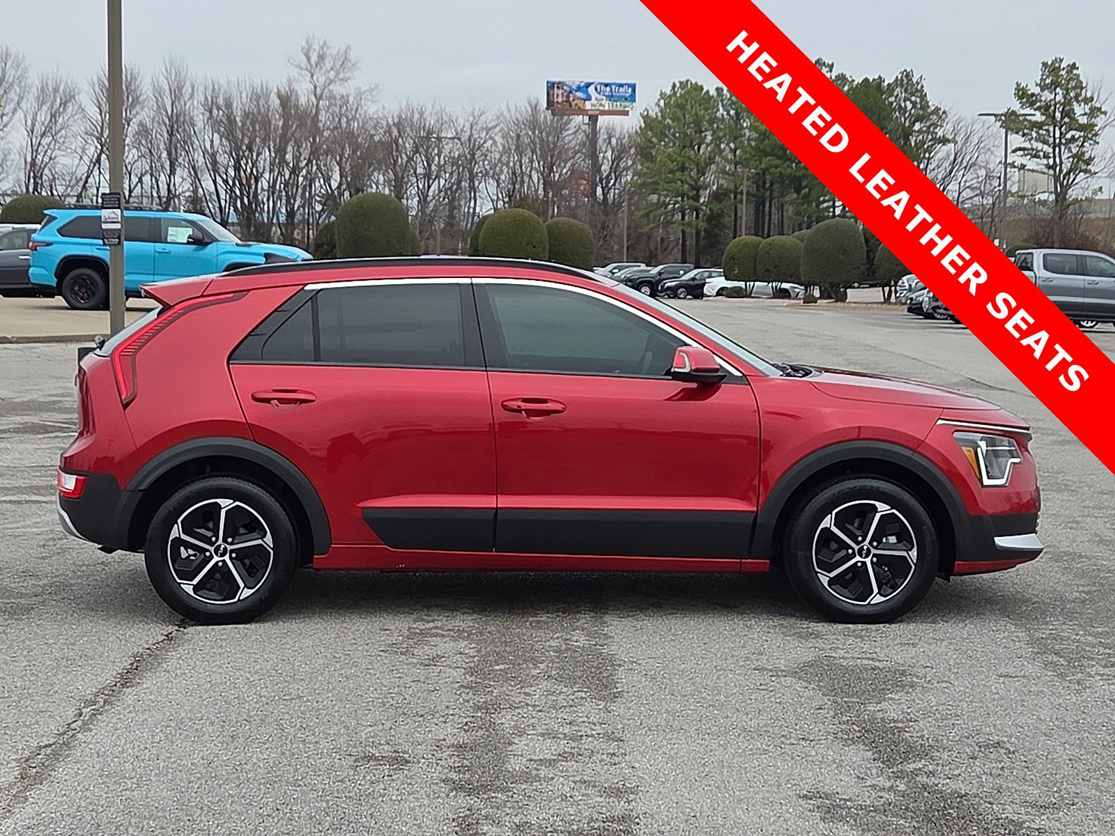 Used 2025 Kia Niro EX image 6