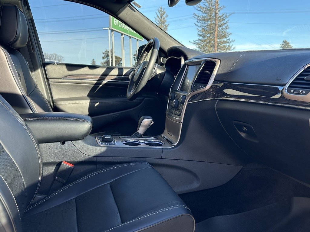 Used 2017 Jeep Grand Cherokee Overland image 20