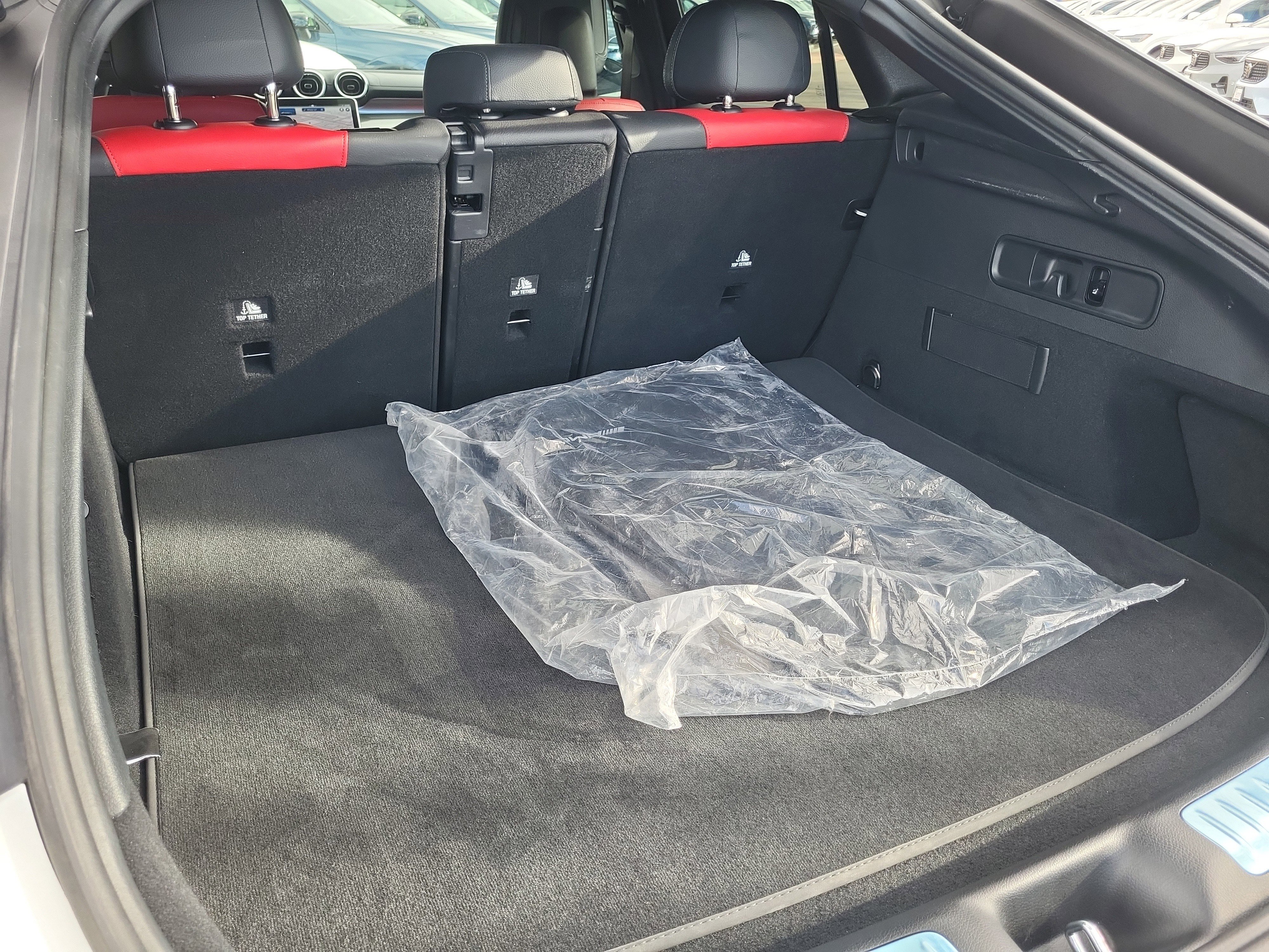 Used 2024 Mercedes-Benz GLC 300 4MATIC image 24