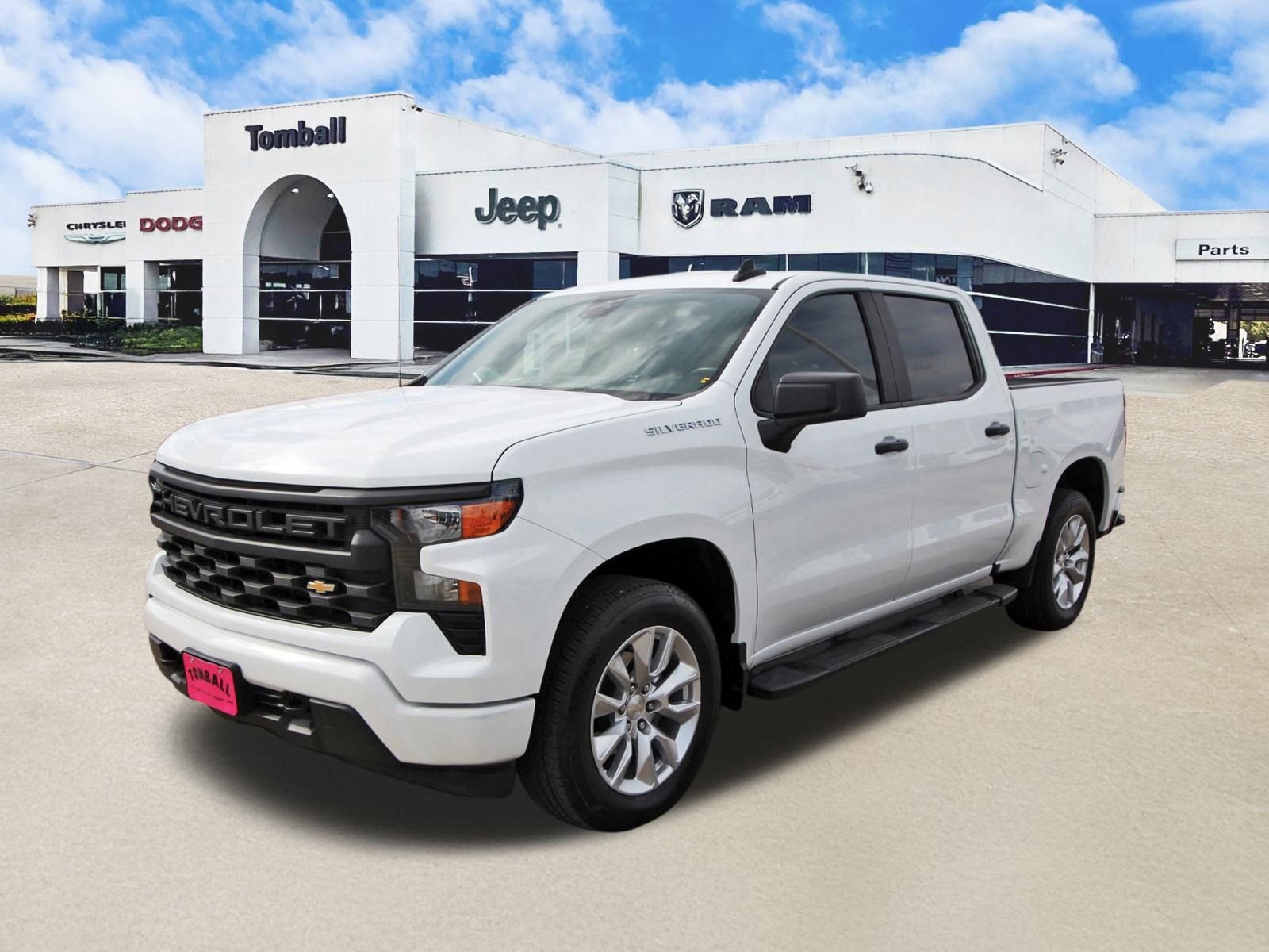 Used 2024 Chevrolet Silverado 1500 Custom image 3