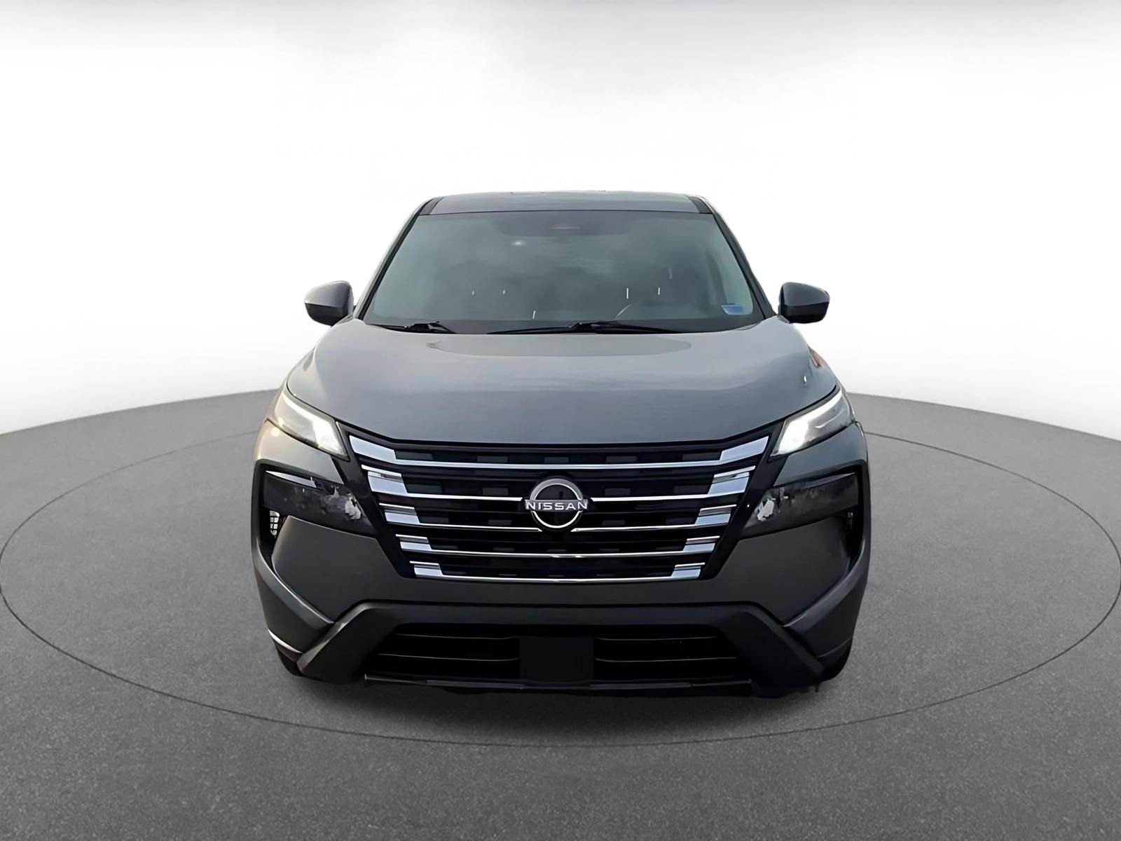 Used 2025 Nissan Rogue SV image 4