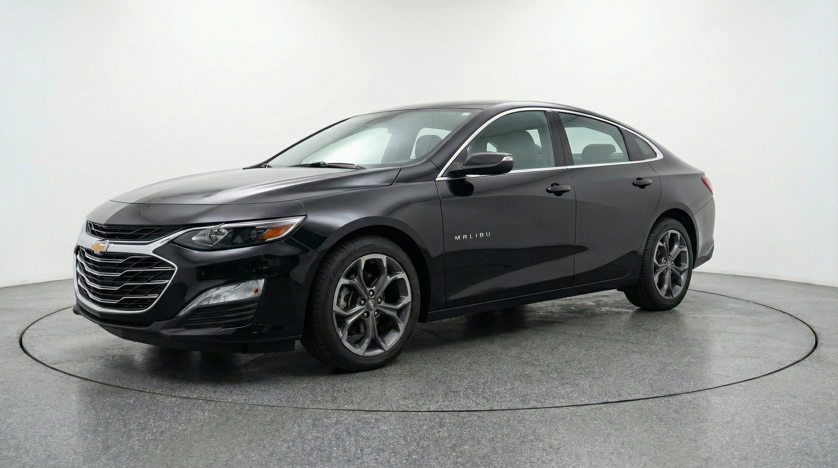 Used 2023 Chevrolet Malibu LT w/ Driver Confidence Package image 3