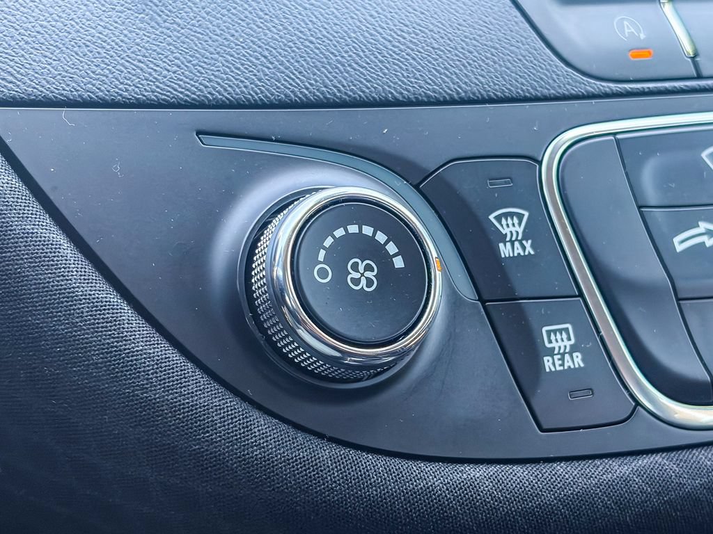 Used 2022 Chevrolet Malibu LS FWD image 35