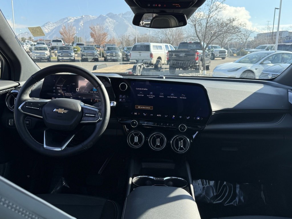 Used 2024 Chevrolet Blazer EV LT image 20