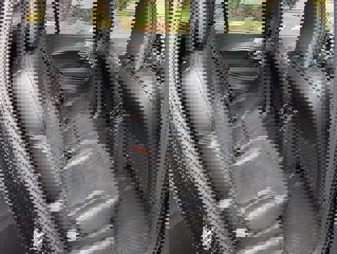 Used 2019 Volvo XC90 T8 R-Design w/ Advanced Package image 19