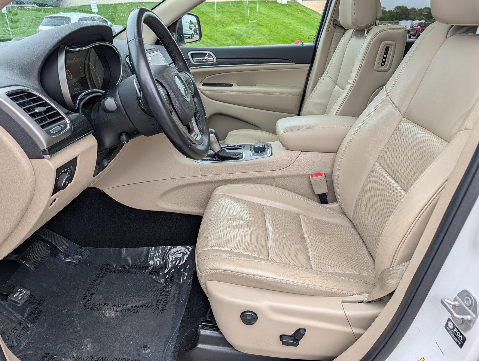 Used 2021 Jeep Grand Cherokee Limited w/ Luxury Group II AWD/4WD image 12