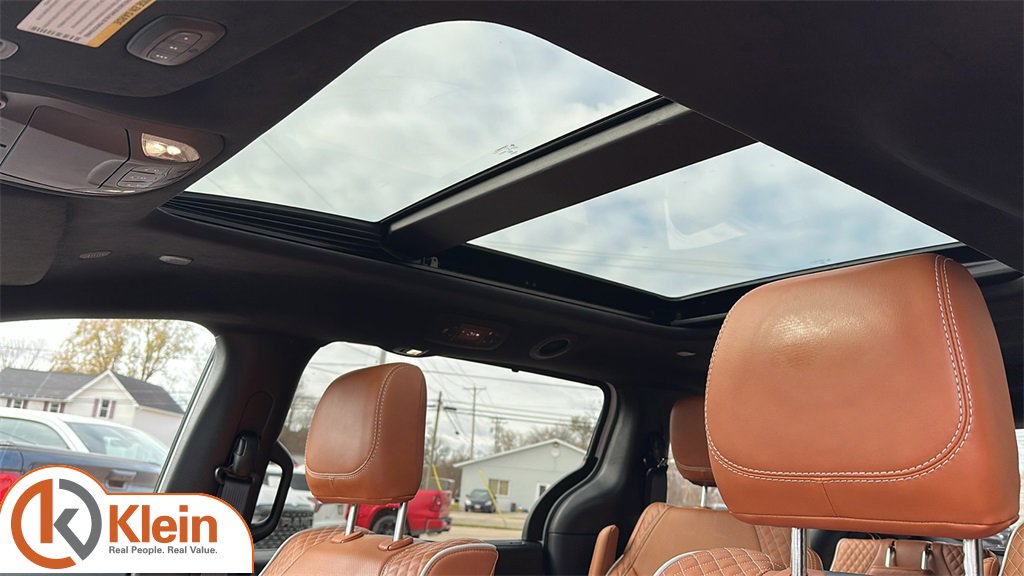 Used 2024 Chrysler Pacifica Pinnacle w/ Trailer Tow Group image 17