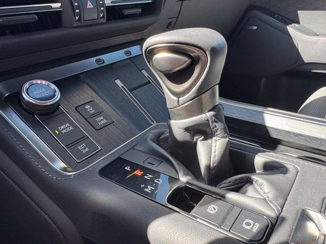 Used 2025 Lexus GX 550 w/ Accessory Package (2T) AWD/4WD image 37
