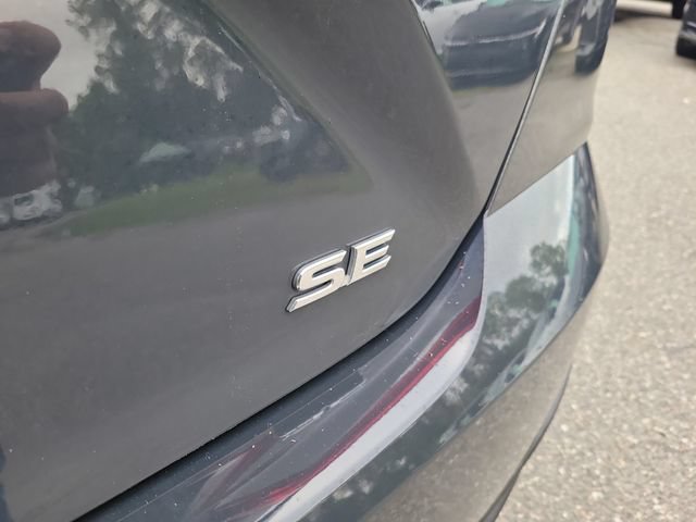 Used 2025 Toyota Camry SE FWD image 8