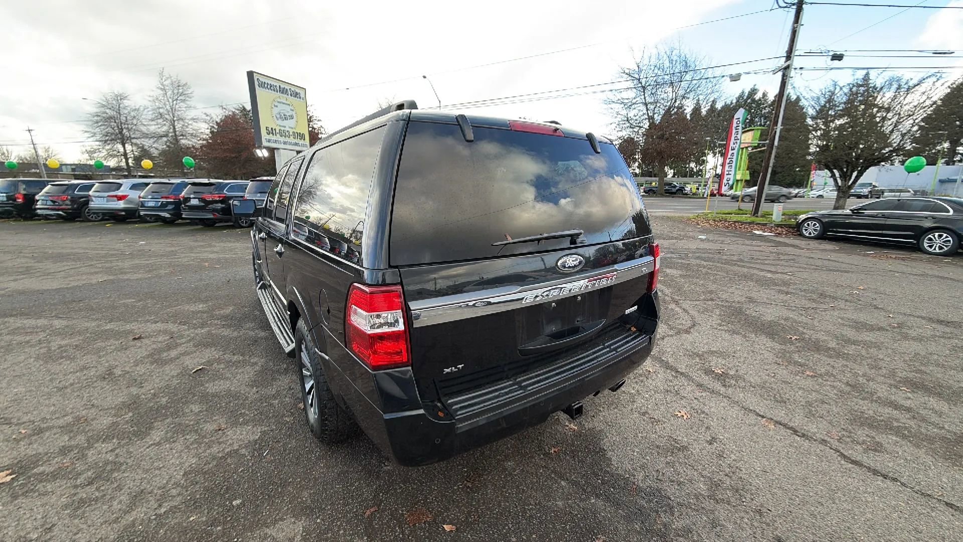 Used 2016 Ford Expedition EL XLT image 5