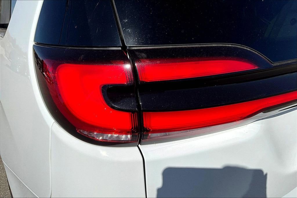 Used 2021 Chrysler Pacifica Touring-L image 42