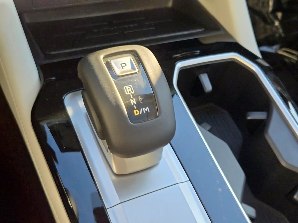 New 2026 Mitsubishi Outlander SE image 24