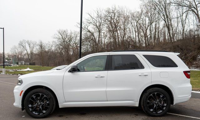 Used 2023 Dodge Durango SXT w/ SXT Blacktop Group image 9