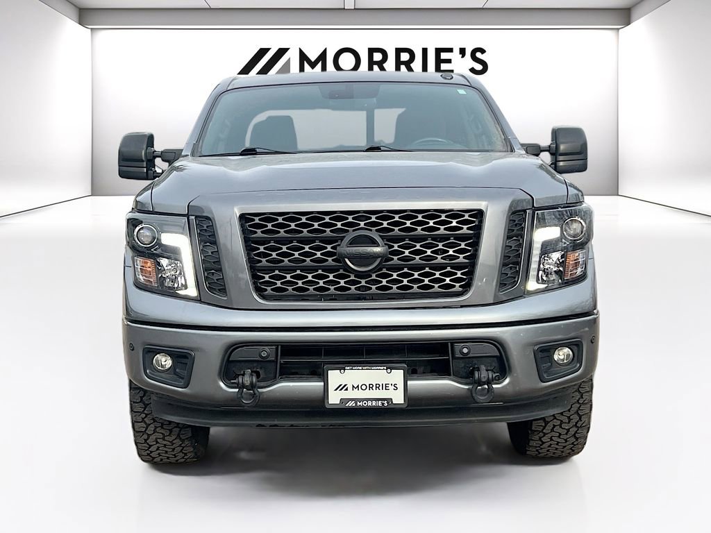 Used 2018 Nissan Titan SV image 2