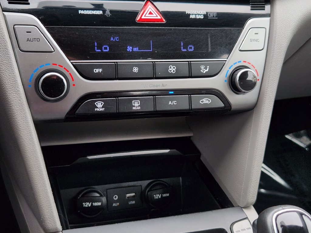 Used 2018 Hyundai Elantra Value Edition FWD image 10