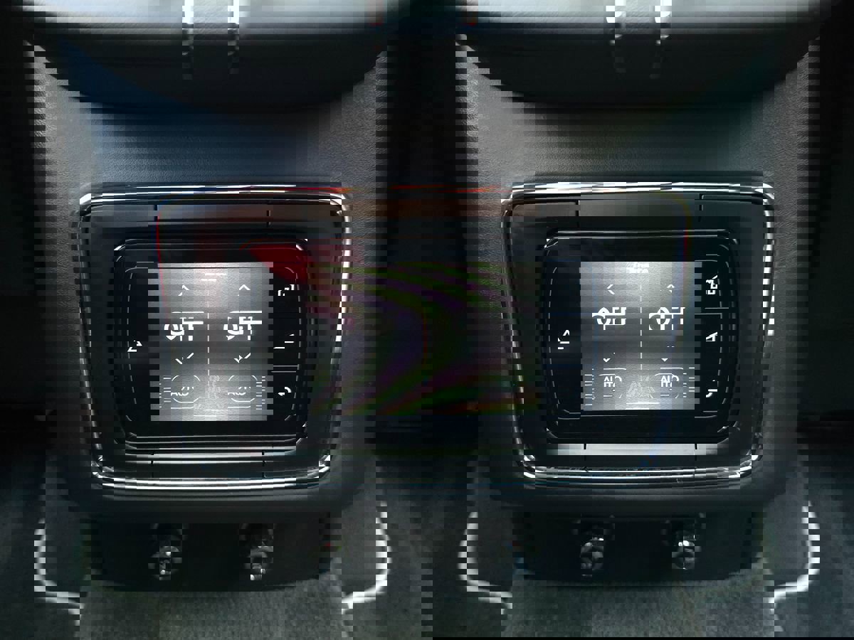 Used 2020 Bentley Bentayga Plug-In Hybrid image 20