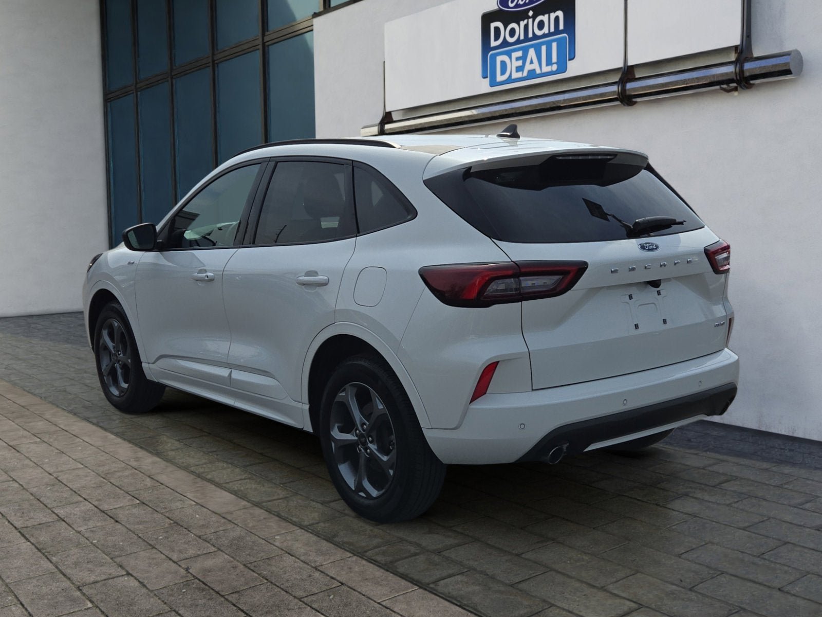 Used 2023 Ford Escape ST-Line w/ Tech Pack #1 AWD/4WD image 5