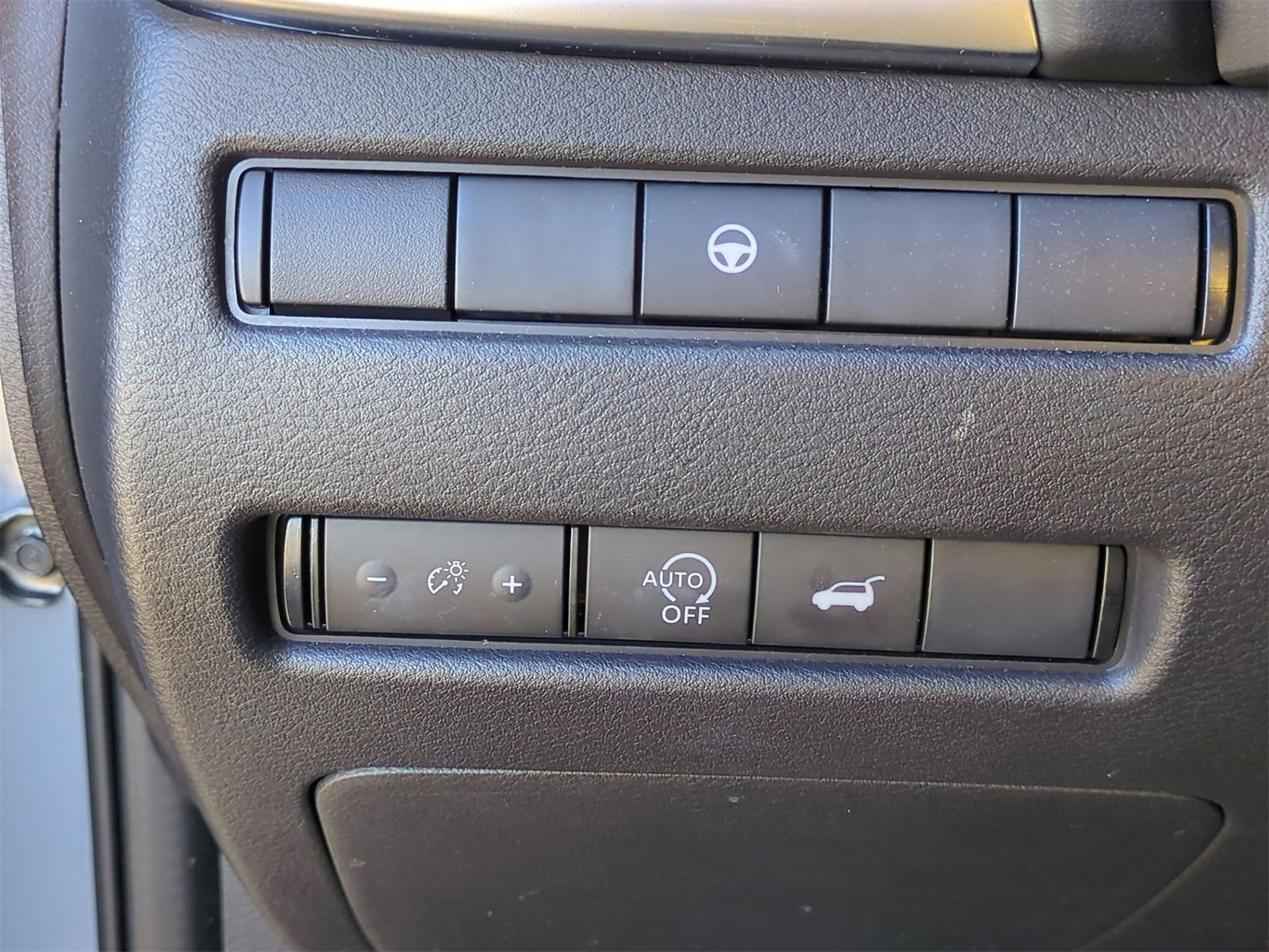 Used 2024 Nissan Rogue SL w/ SL Premium Package image 18