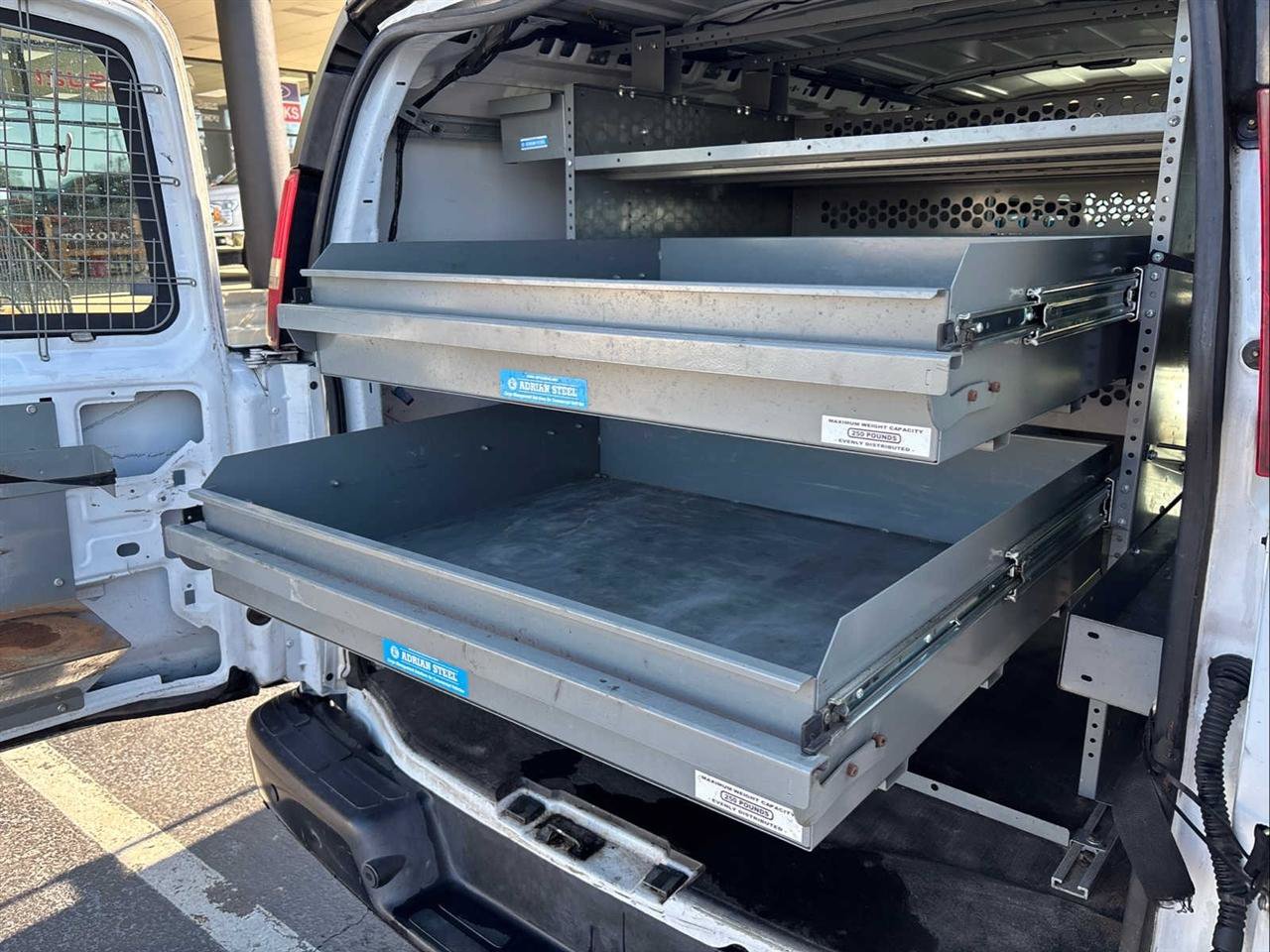 Used 2017 Chevrolet Express 2500 RWD image 10