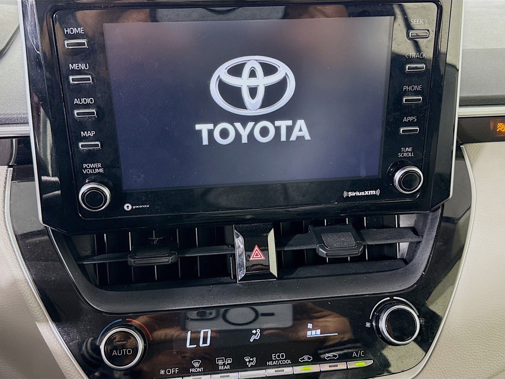 Used 2021 Toyota Corolla LE image 18