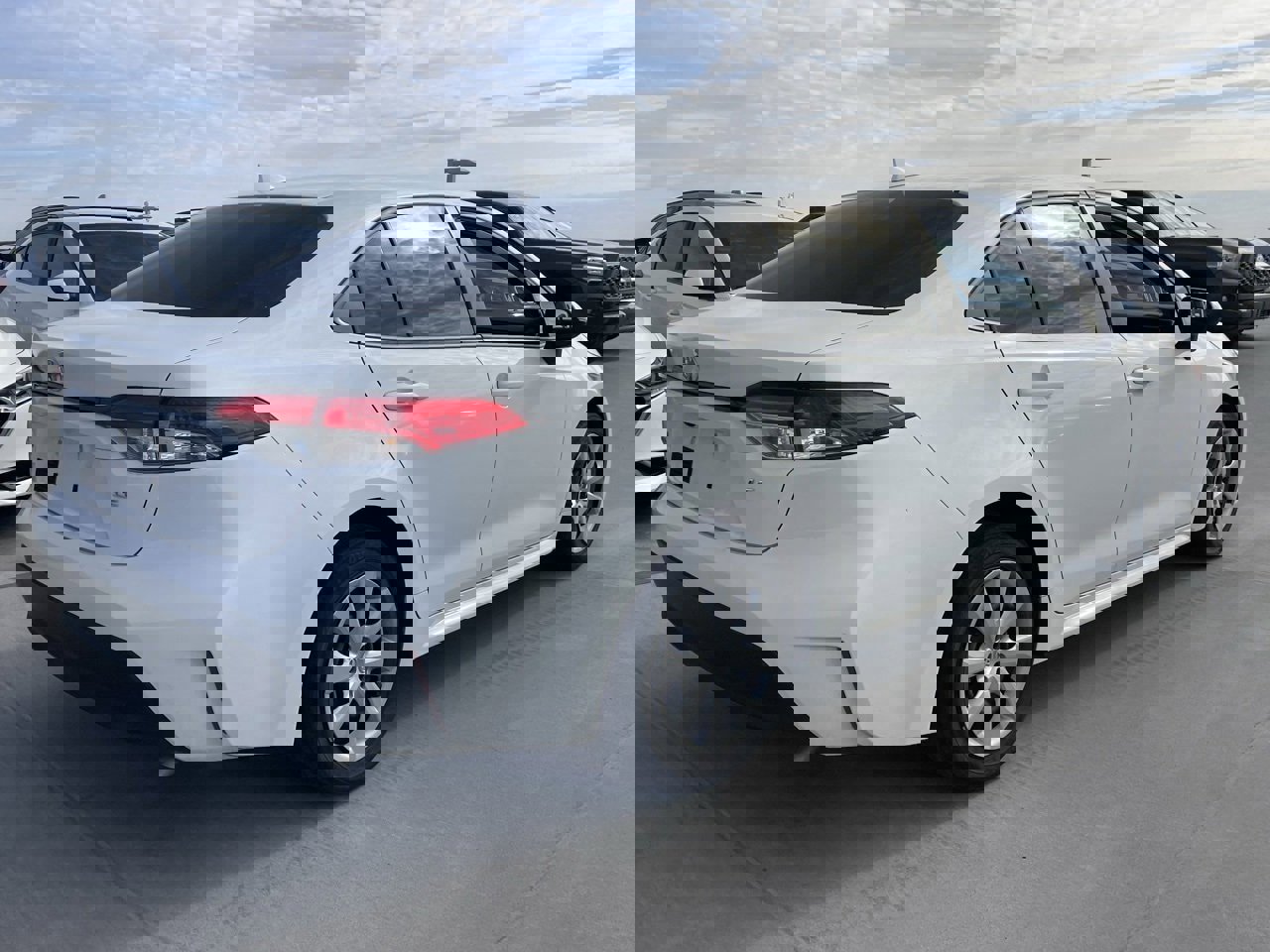 Used 2024 Toyota Corolla LE image 2