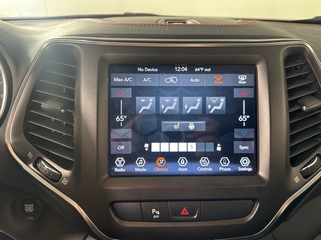 Used 2020 Jeep Cherokee Trailhawk w/ Comfort/Convenience Group AWD/4WD image 28
