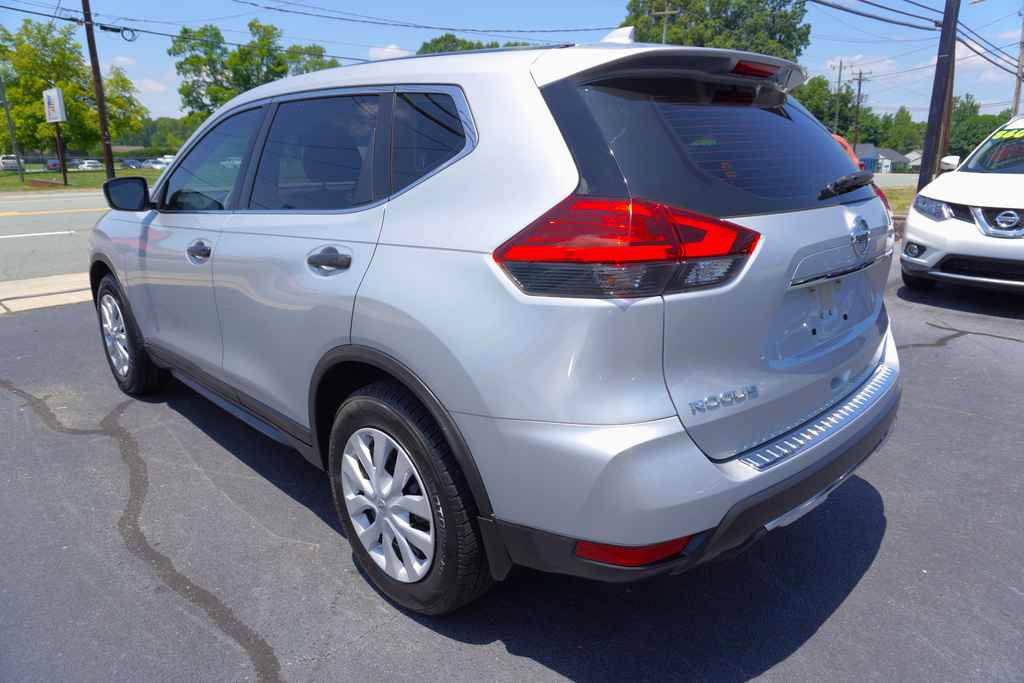 Used 2017 Nissan Rogue S FWD image 8