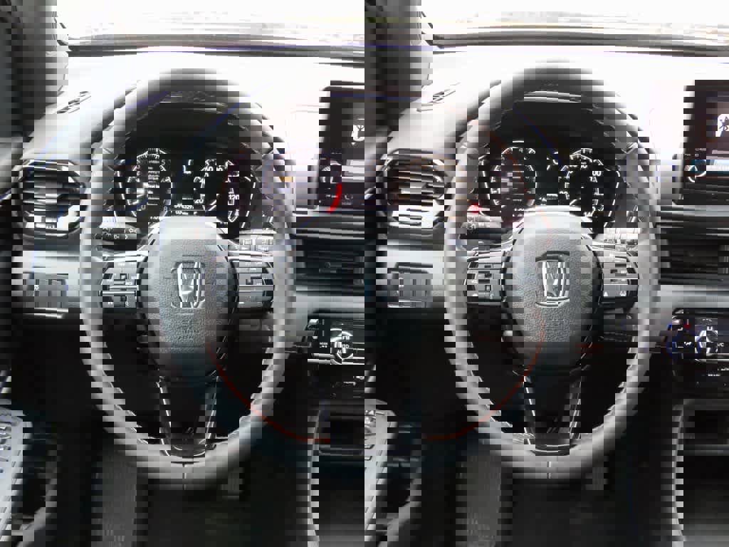 Used 2023 Honda Pilot Sport image 21