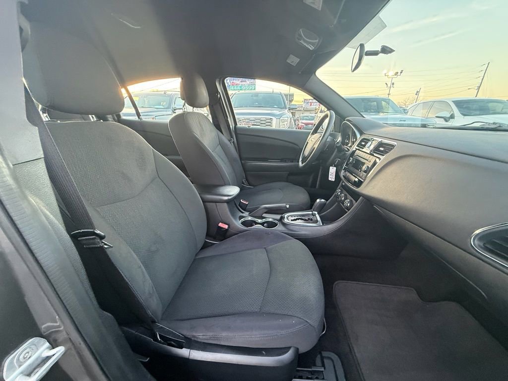 Used 2012 Chrysler 200 LX image 26