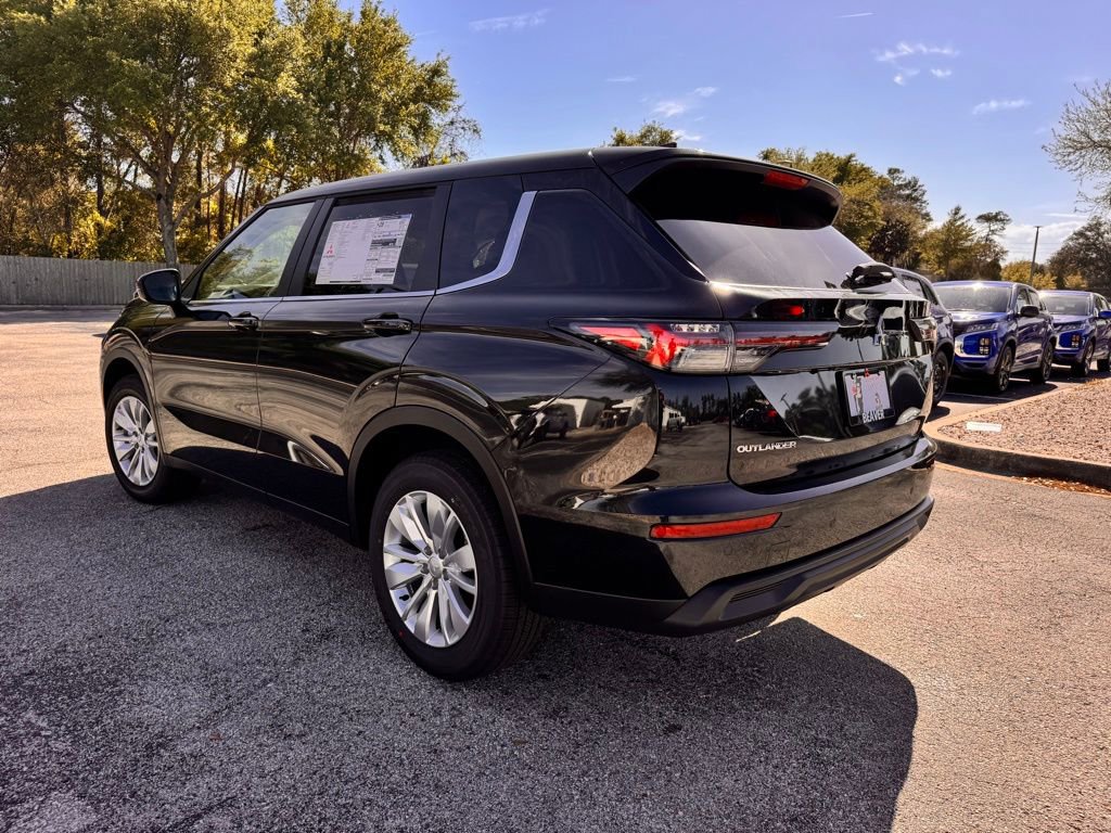 New 2026 Mitsubishi Outlander ES image 5