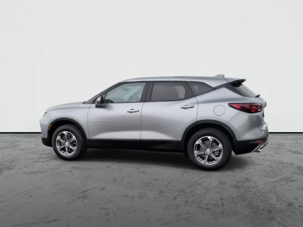 Used 2024 Chevrolet Blazer LT w/ Driver Confidence Package image 5
