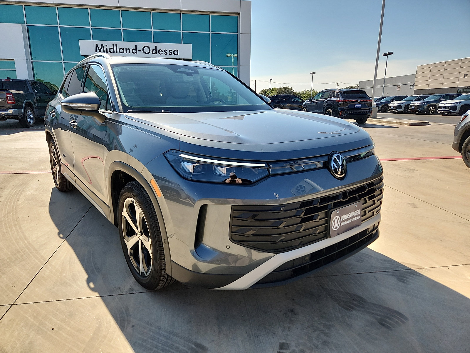 New 2026 Volkswagen Tiguan SE