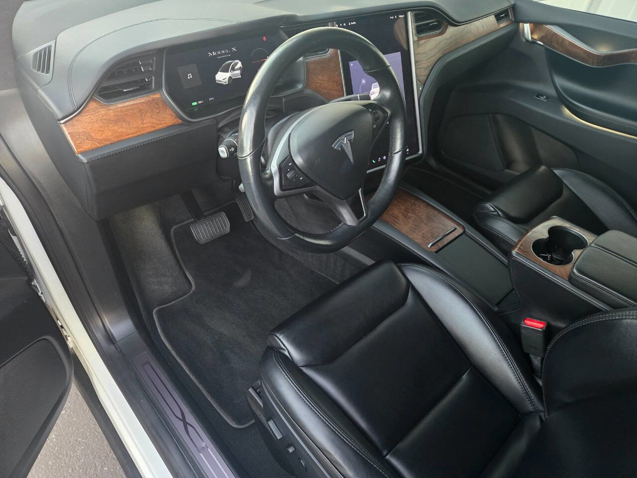 Used 2020 Tesla Model X Long Range image 16