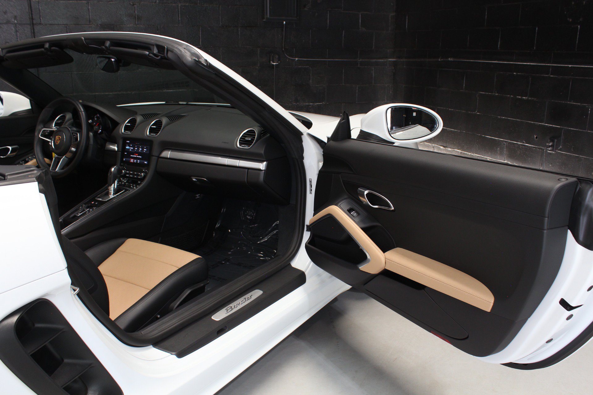 Used 2021 Porsche 718 Boxster w/ Premium Package RWD image 49