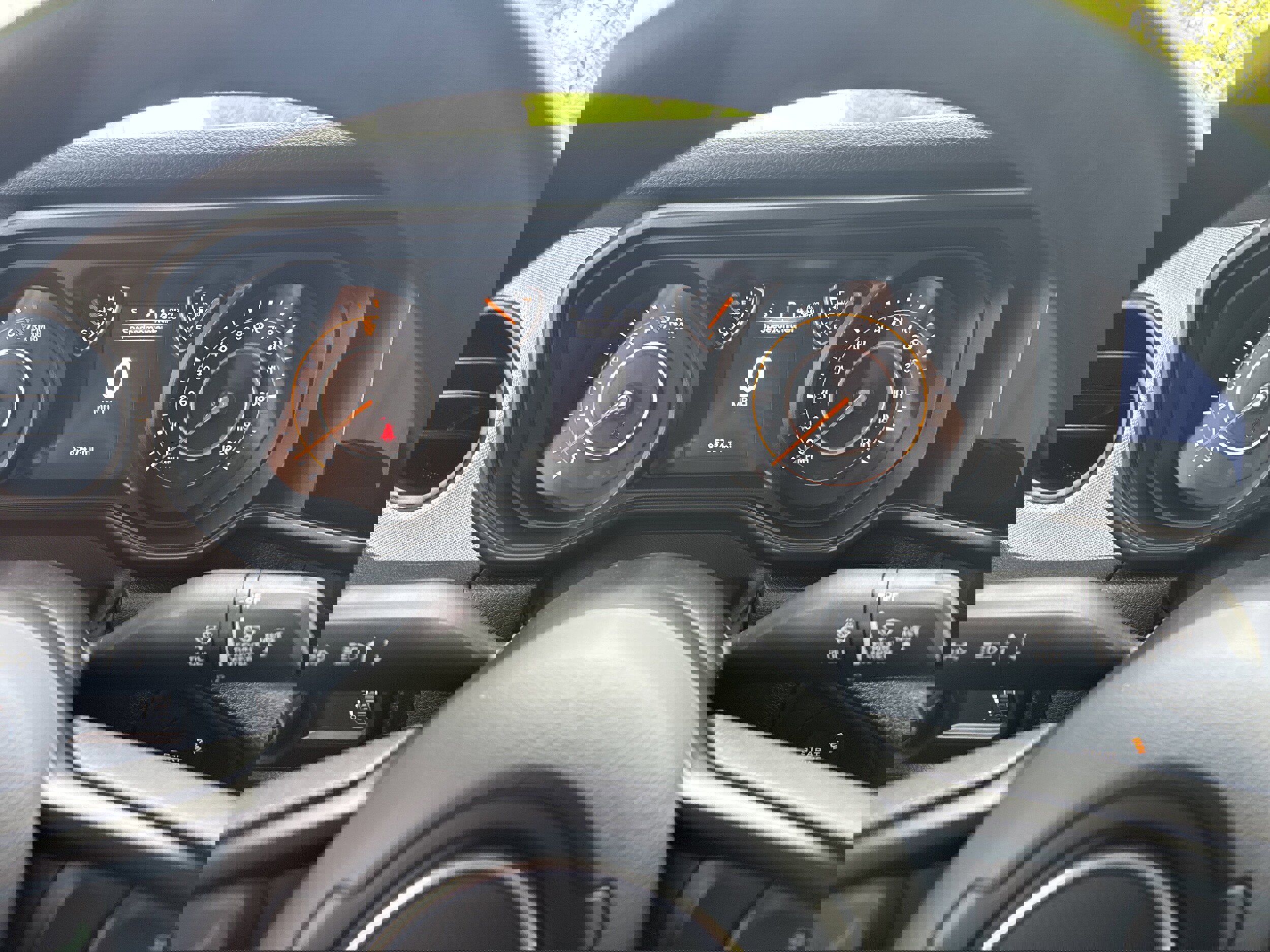 Used 2025 Jeep Gladiator Sport image 18