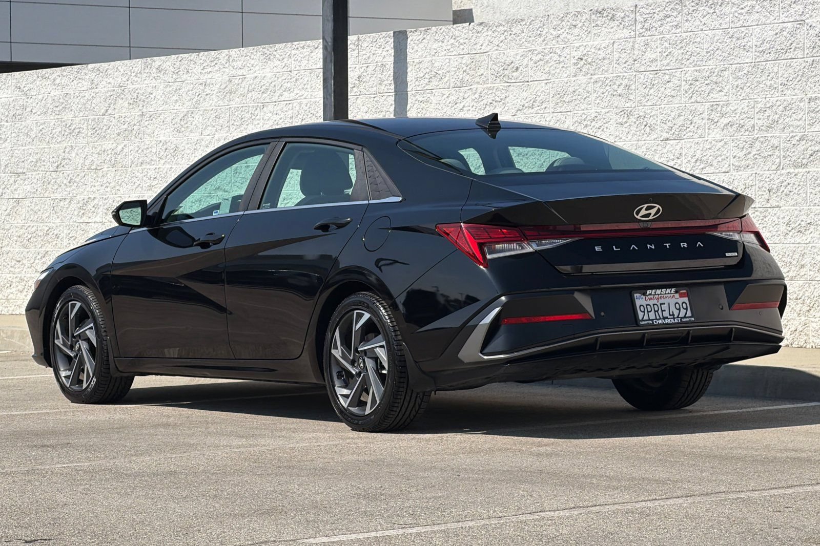 Used 2024 Hyundai Elantra Limited FWD image 6