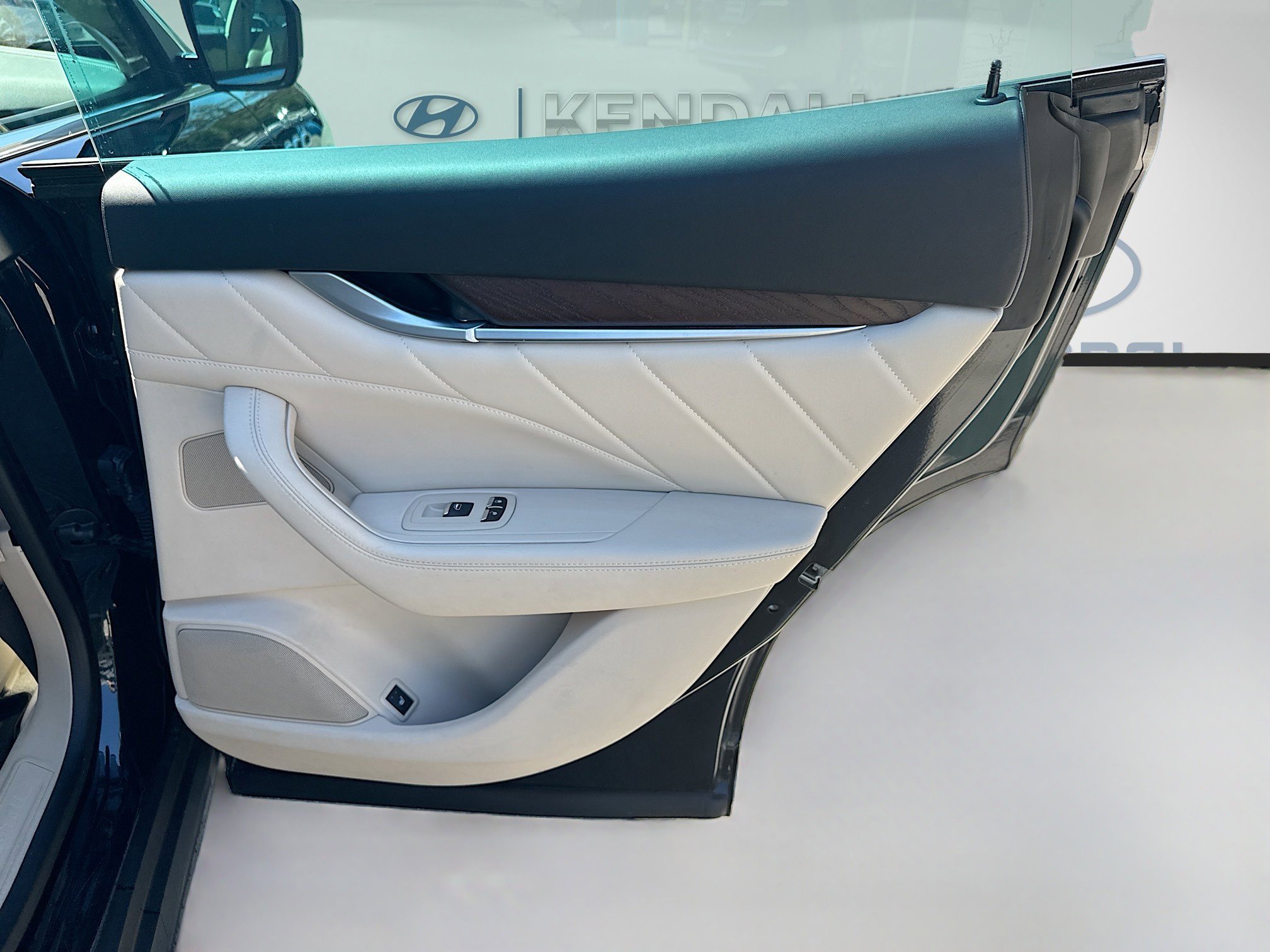 Used 2022 Maserati Levante GT image 29