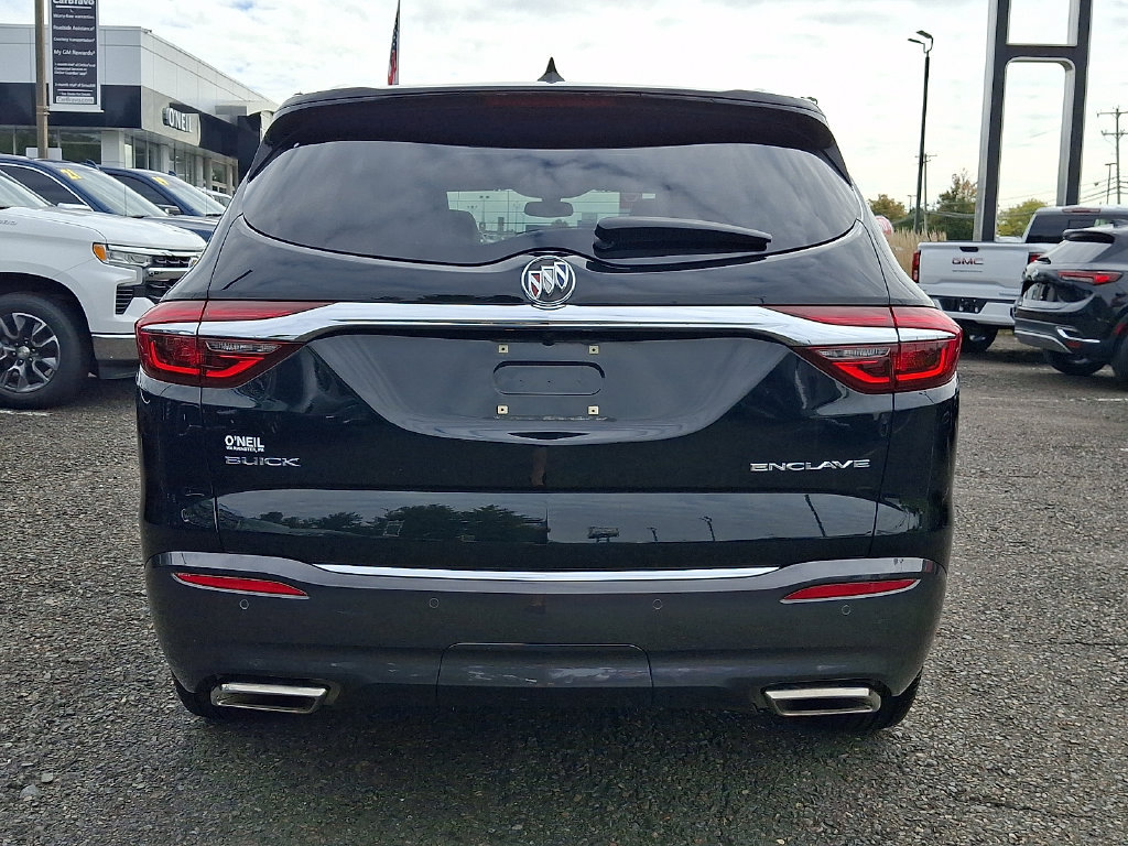 Certified 2018 Buick Enclave Essence w/ Trailering Package FWD image 5