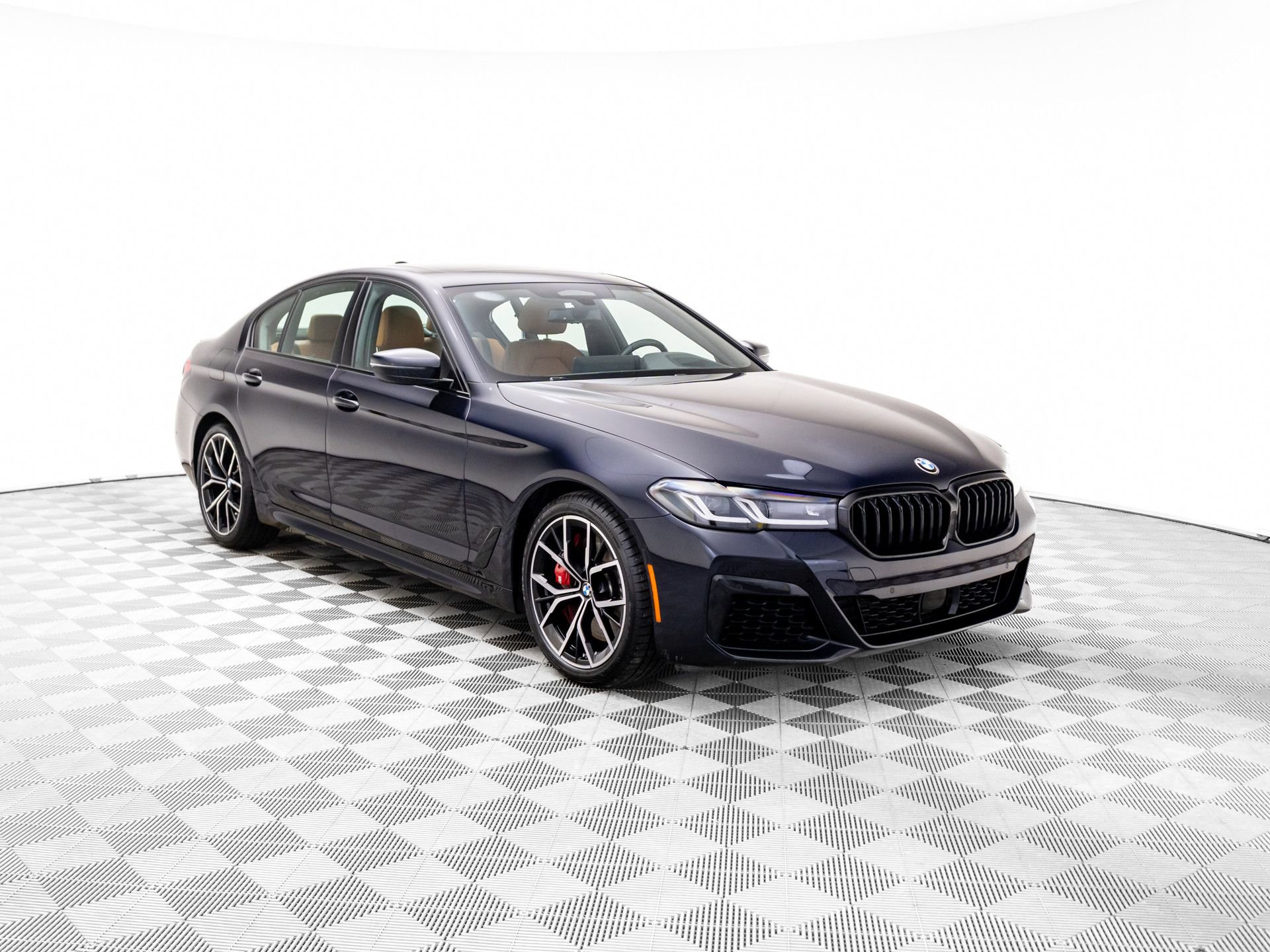 Used 2023 BMW 540i xDrive w/ Executive Package image 7
