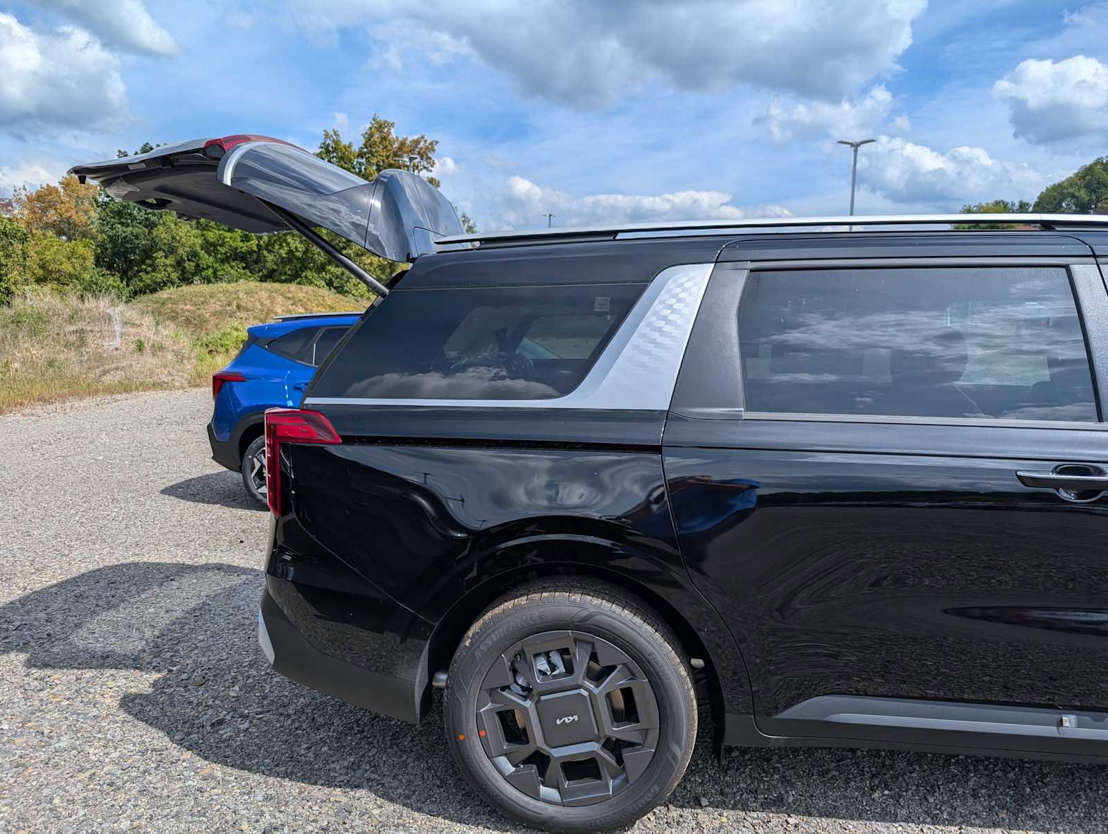 New 2026 Kia Carnival EX image 7