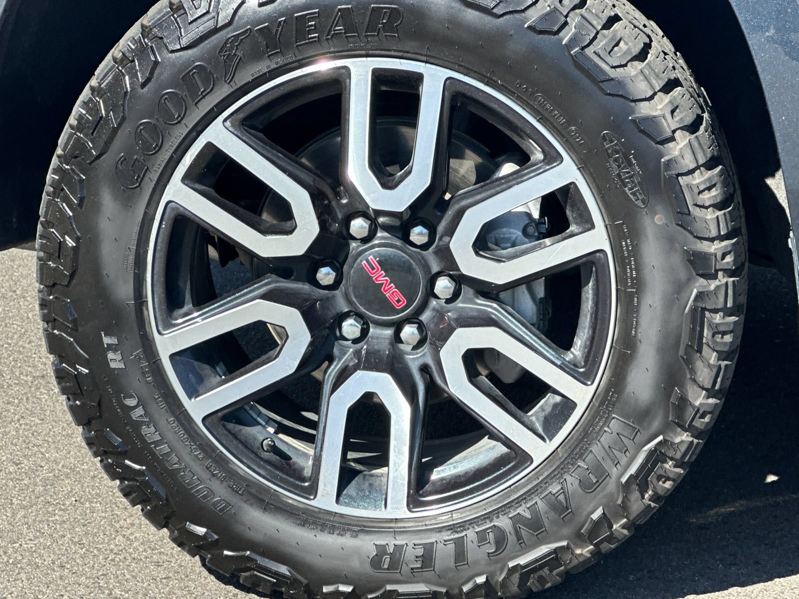 Used 2021 GMC Yukon AT4 AWD/4WD image 33