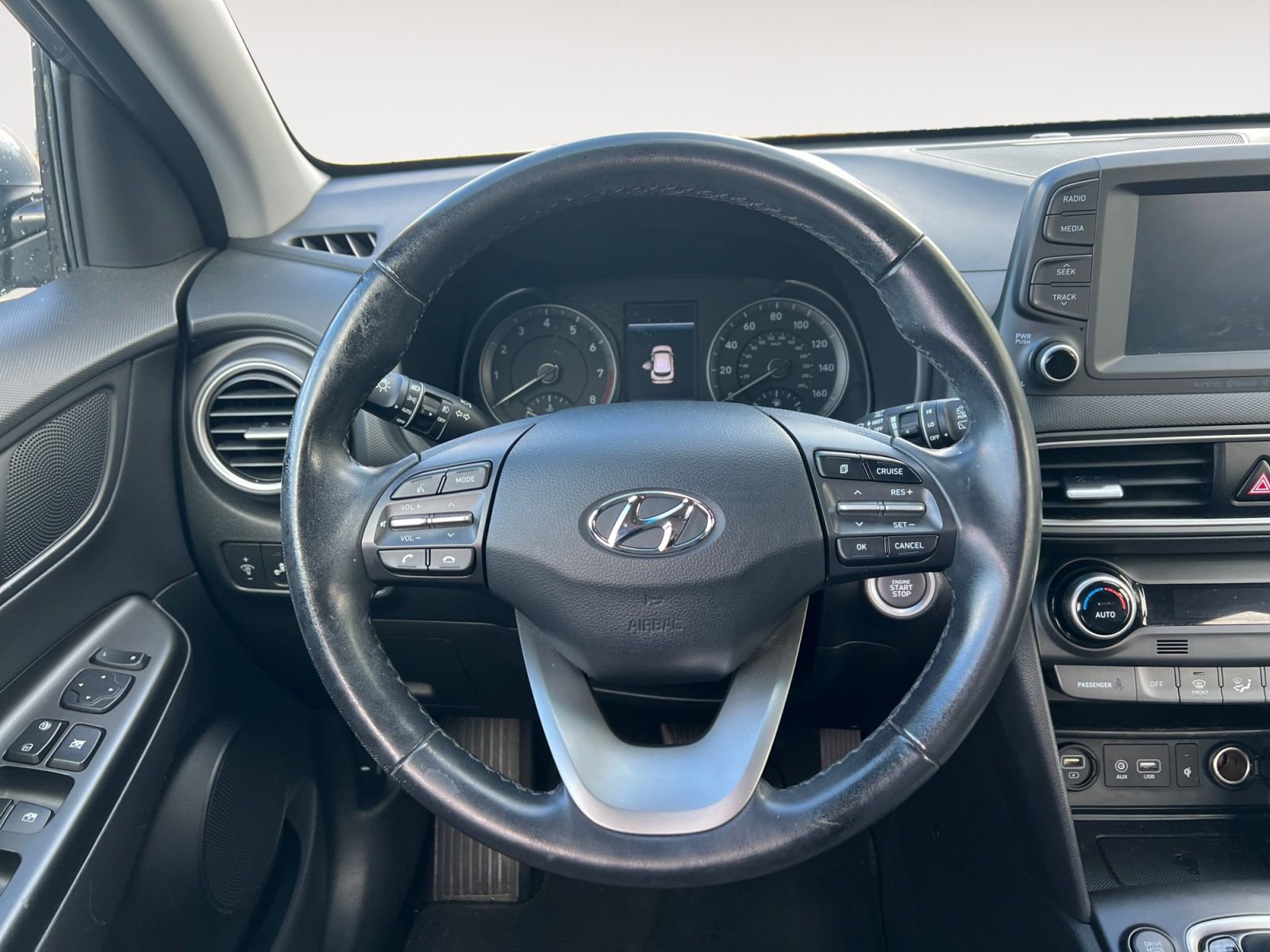 Used 2021 Hyundai Kona Limited AWD/4WD image 12