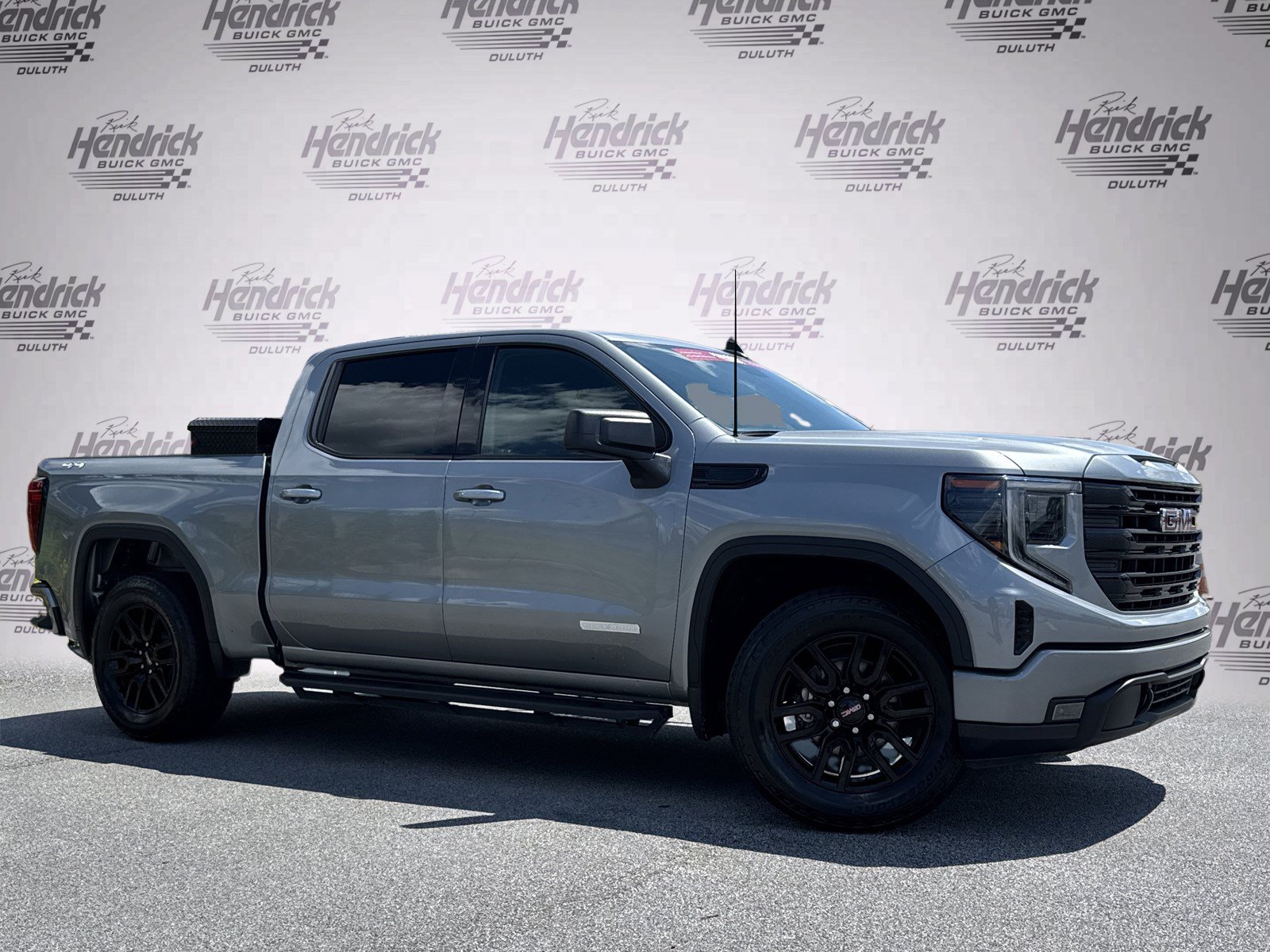 Used 2024 GMC Sierra 1500 Elevation AWD/4WD image 2