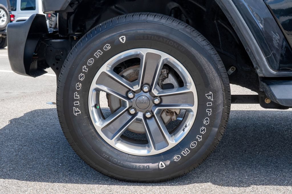 Used 2020 Jeep Wrangler Unlimited Sahara AWD/4WD image 31