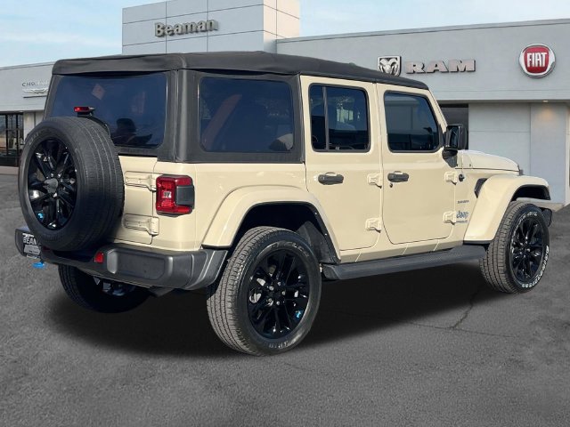 Used 2022 Jeep Wrangler Unlimited Sahara AWD/4WD image 7