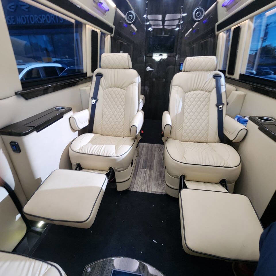 Used 2023 Mercedes-Benz Sprinter 3500 image 12