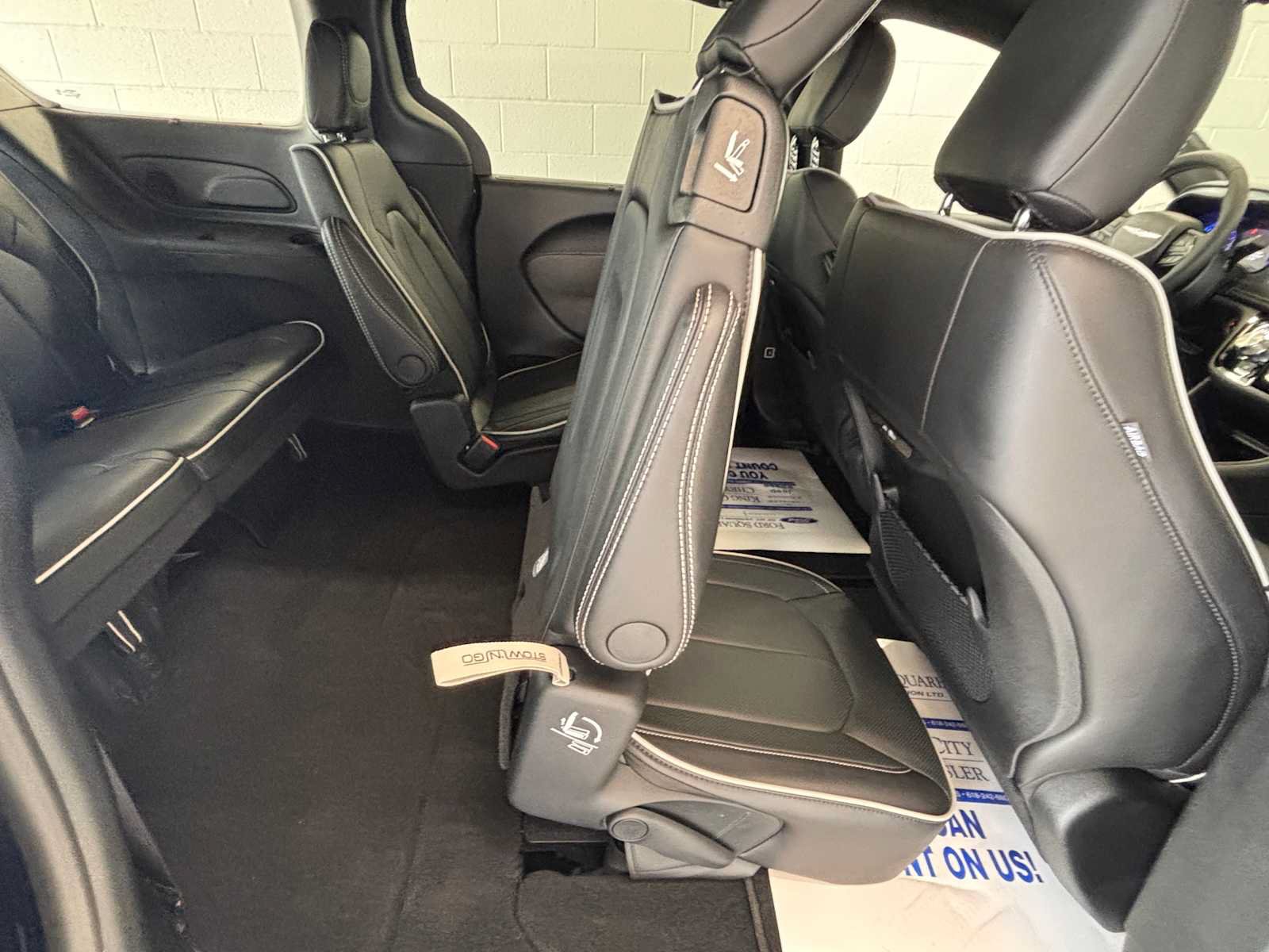 Certified 2025 Chrysler Pacifica Limited AWD/4WD image 14